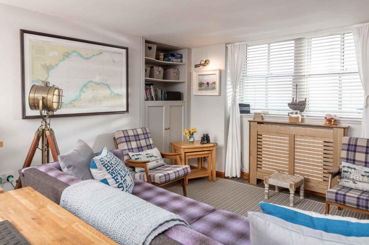 Apartment East Pier View- Stunning Shorefront *